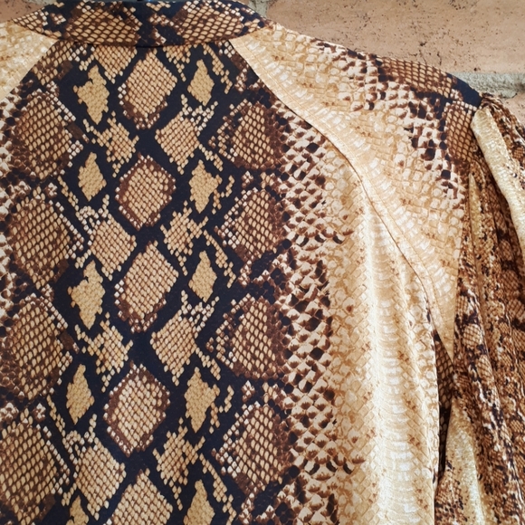 Joie Viscose Blouse Snakeskin Print - Picture 7 of 12